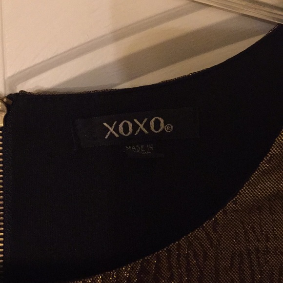 Dresses - Picture 3 of 3